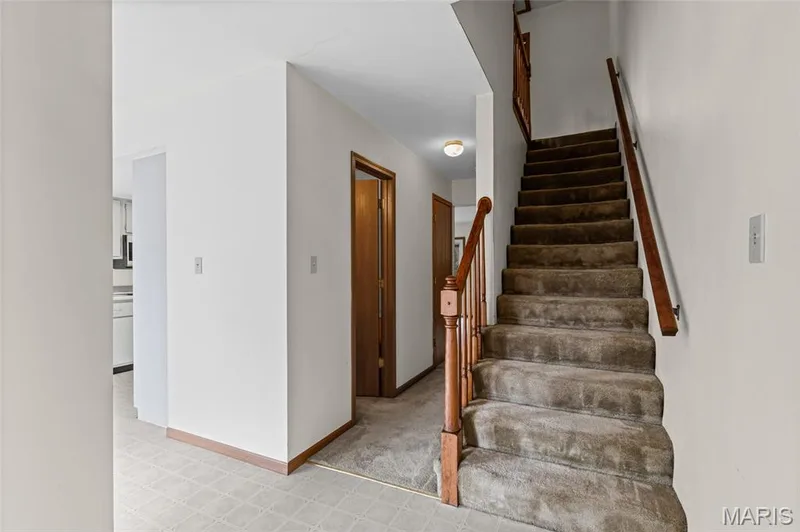 1728 Forest Hills Drive #B, St Charles, MO 63303 — listing photo 6 of 29