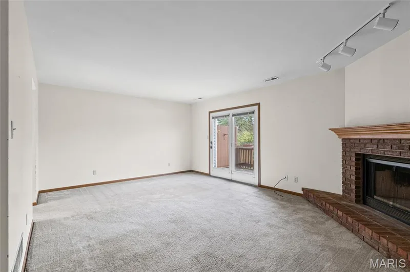 1728 Forest Hills Drive #B, St Charles, MO 63303 — listing photo 11 of 29