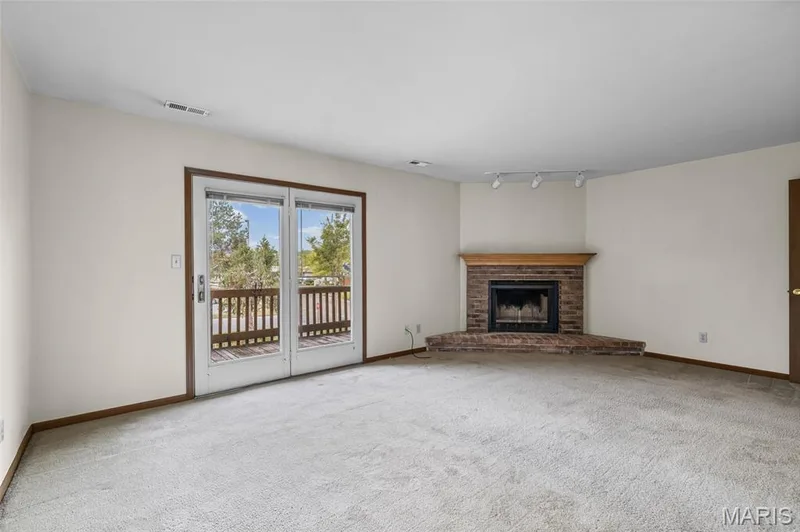 1728 Forest Hills Drive #B, St Charles, MO 63303 — listing photo 12 of 29