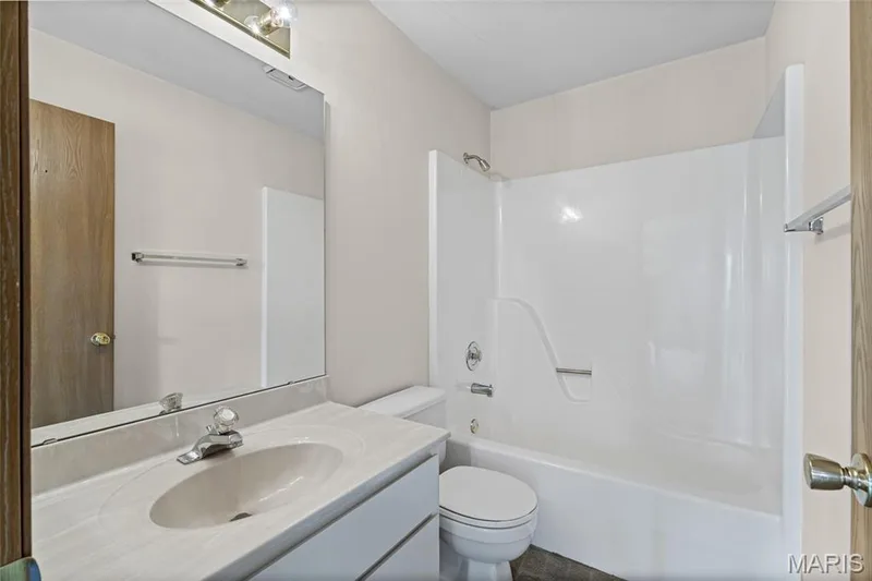 1728 Forest Hills Drive #B, St Charles, MO 63303 — listing photo 22 of 29