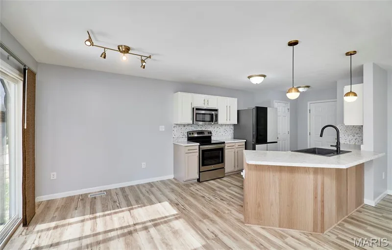 2151 Orchid Blossom Court, St Peters, MO 63376 — listing photo 9 of 45
