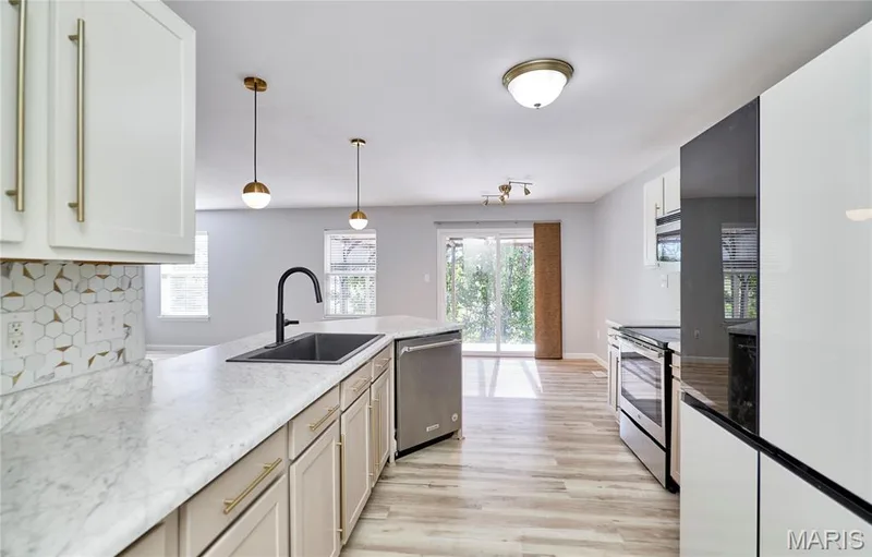 2151 Orchid Blossom Court, St Peters, MO 63376 — listing photo 14 of 45