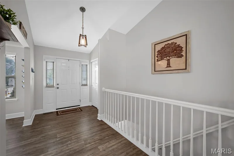 156 Old Williamsburg Parkway, Wentzville, MO 63385 — listing photo 3 of 56