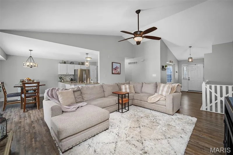 156 Old Williamsburg Parkway, Wentzville, MO 63385 — listing photo 9 of 56