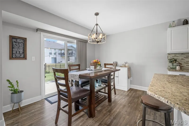 156 Old Williamsburg Parkway, Wentzville, MO 63385 — listing photo 10 of 56
