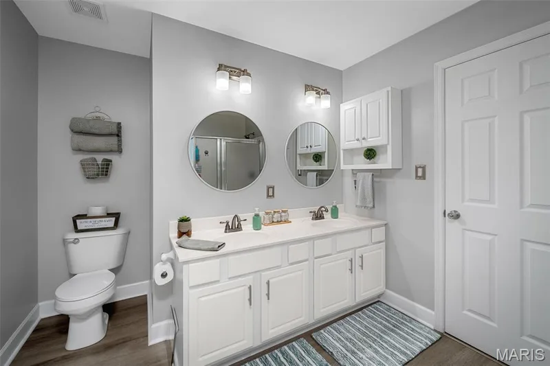 156 Old Williamsburg Parkway, Wentzville, MO 63385 — listing photo 22 of 56