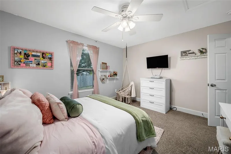 156 Old Williamsburg Parkway, Wentzville, MO 63385 — listing photo 25 of 56