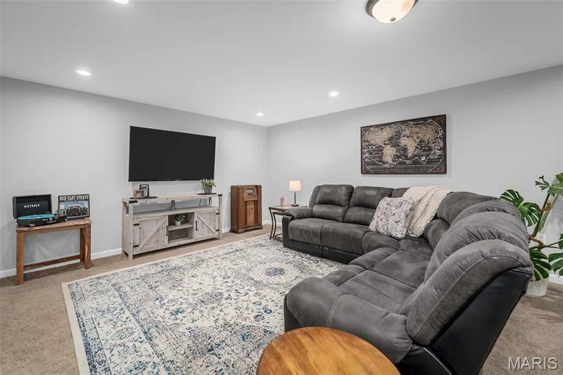 156 Old Williamsburg Parkway, Wentzville, MO 63385 — listing photo 32 of 56