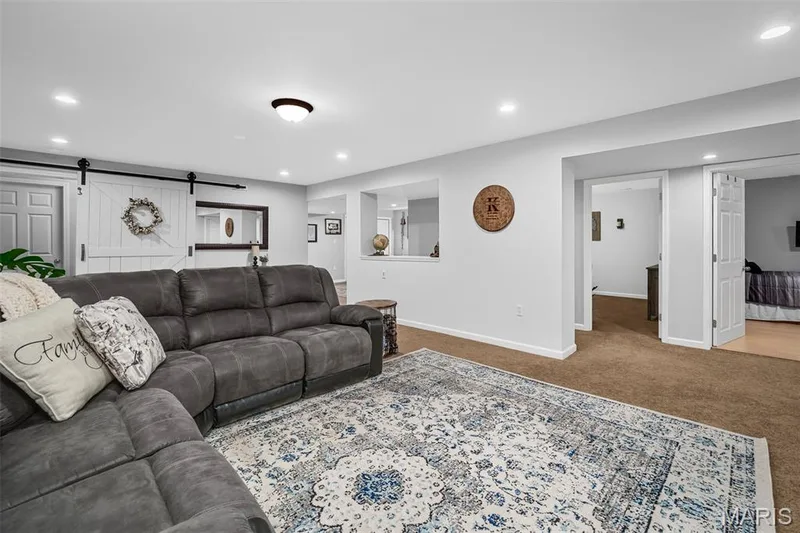 156 Old Williamsburg Parkway, Wentzville, MO 63385 — listing photo 34 of 56