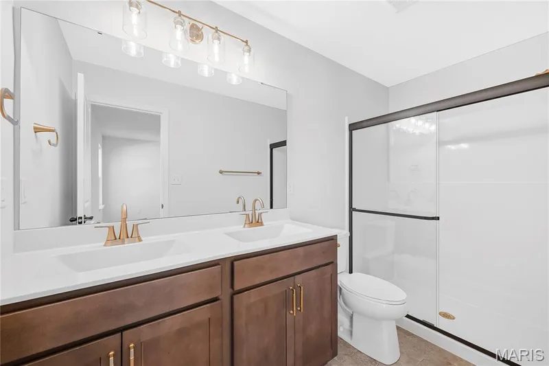 Raised Height Double Bowl Vanities in Primary Bath — 53 Pheasant Ring Drive, St Peters, MO 63376