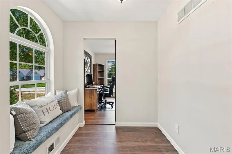 Sitting / reading area between family room and office — 5872 Wellington Farm Drive, St Charles, MO 63304
