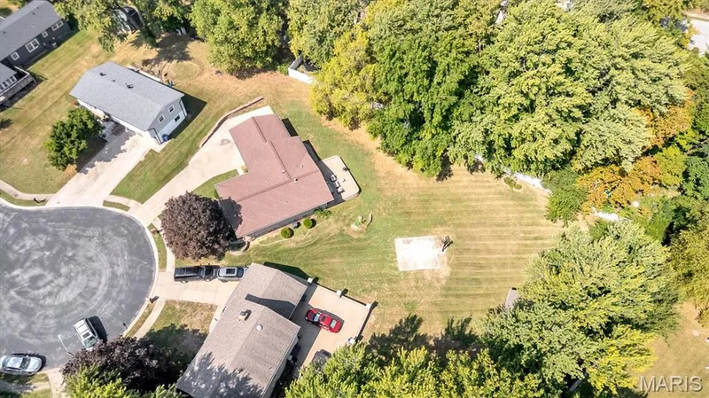 6 Cambridge Court, St Charles, MO 63301 — listing photo 2 of 15