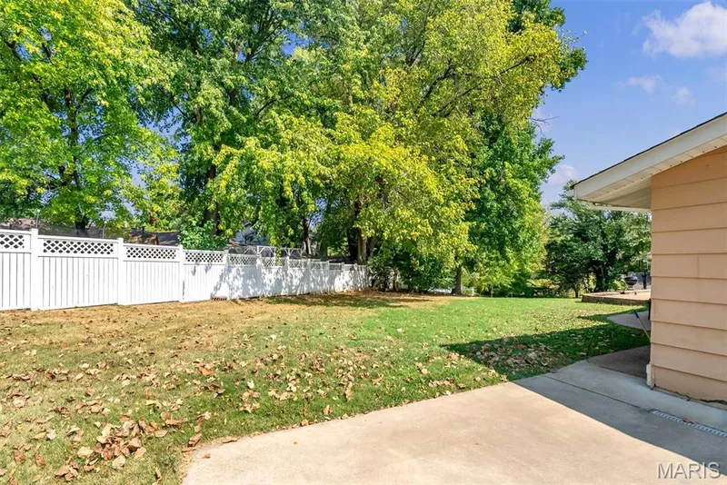 6 Cambridge Court, St Charles, MO 63301 — listing photo 6 of 15