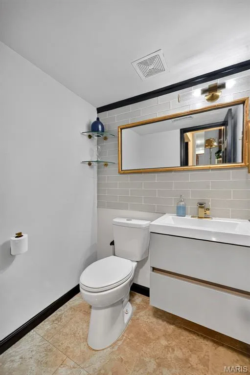 12 Guyenne Drive, Lake St. Louis, MO 63367 — listing photo 34 of 65