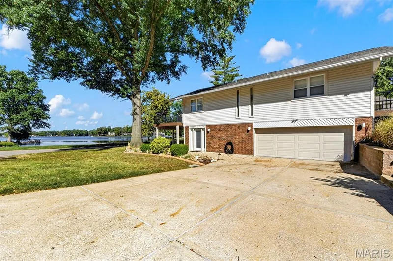 12 Guyenne Drive, Lake St. Louis, MO 63367 — listing photo 38 of 65
