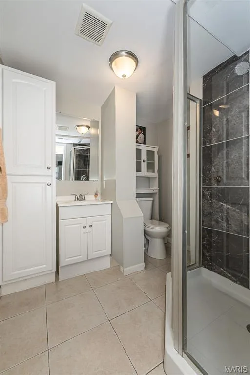 615 Country Lake Drive, St Peters, MO 63376 — listing photo 25 of 36