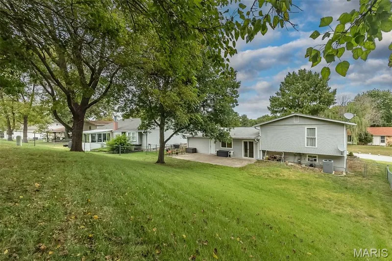 615 Country Lake Drive, St Peters, MO 63376 — listing photo 32 of 36