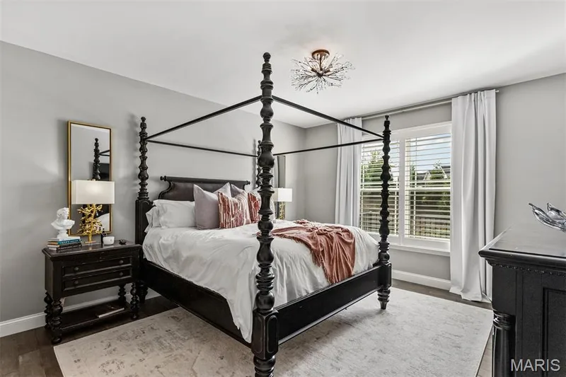 Light gray wall finishes with recessed lighting — 17028 Fire Glow Drive, Ballwin, MO 63011