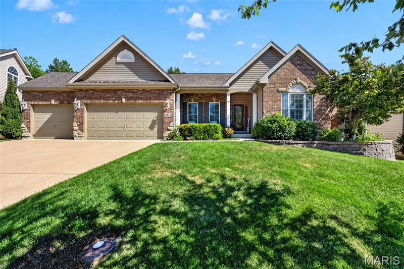 3116 Brook Hollow Drive, O'Fallon, MO β listing photo 1