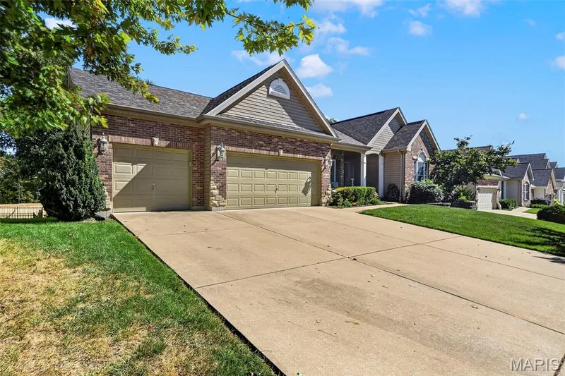 3116 Brook Hollow Drive, O'Fallon, MO 63366 — listing photo 3 of 36