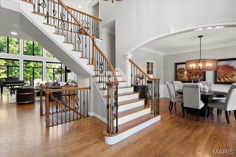 961 Tara Oaks Drive, Chesterfield, MO 63005 — listing photo 2 of 88