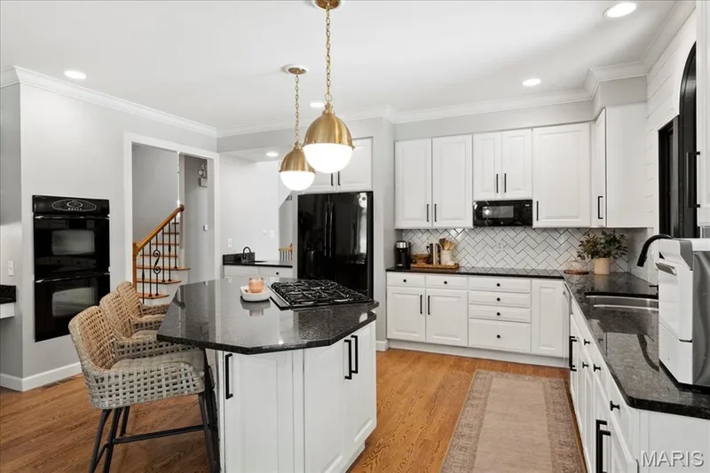961 Tara Oaks Drive, Chesterfield, MO 63005 — listing photo 14 of 88