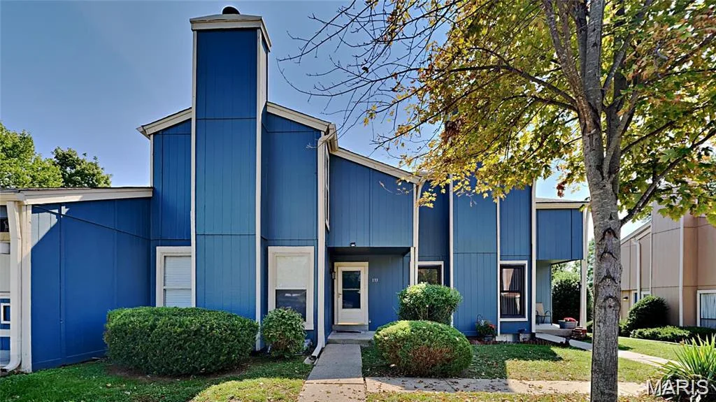 133 Harbor View Drive, Lake St. Louis, MO 63367 — listing photo 1 of 47