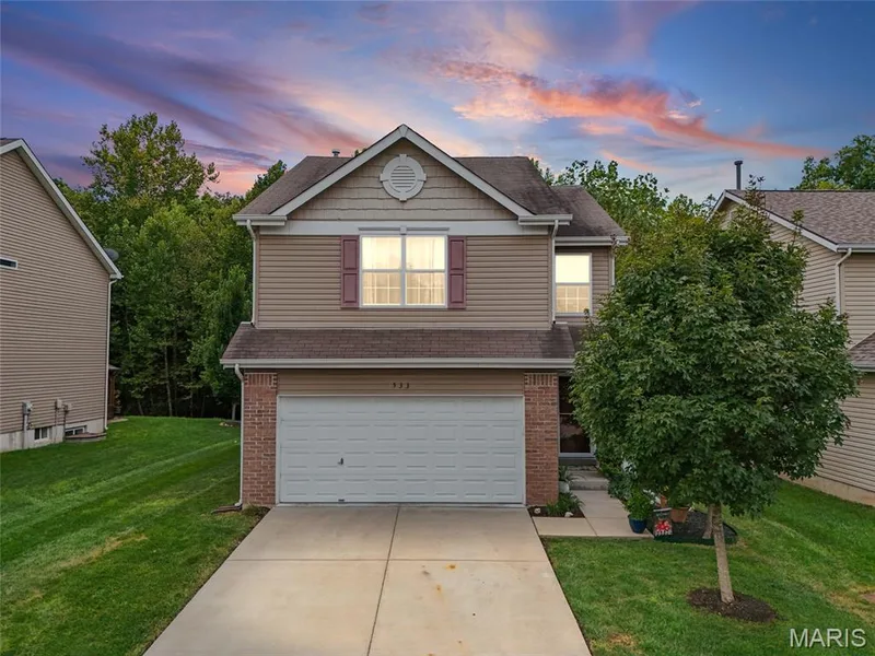 533 Parkgate Drive, Lake St. Louis, MO — listing photo 1