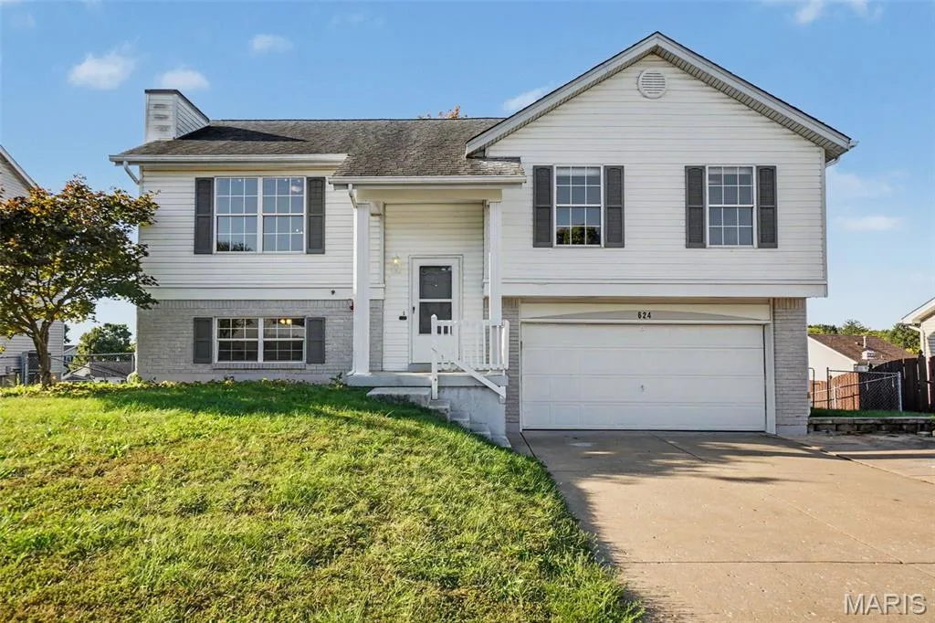 624 Longhorn Drive, O'Fallon, MO 63368 — listing photo 1 of 23