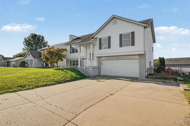 624 Longhorn Drive, O'Fallon, MO 63368 — listing photo 4 of 23