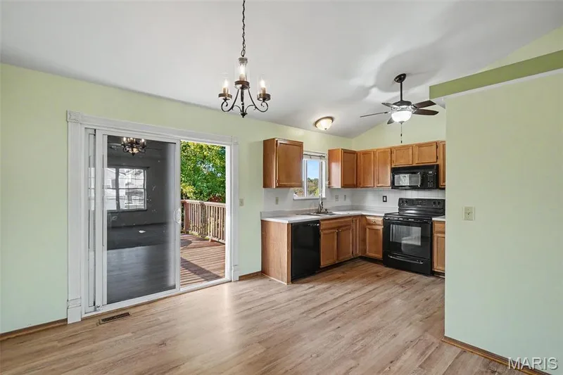624 Longhorn Drive, O'Fallon, MO 63368 — listing photo 8 of 23
