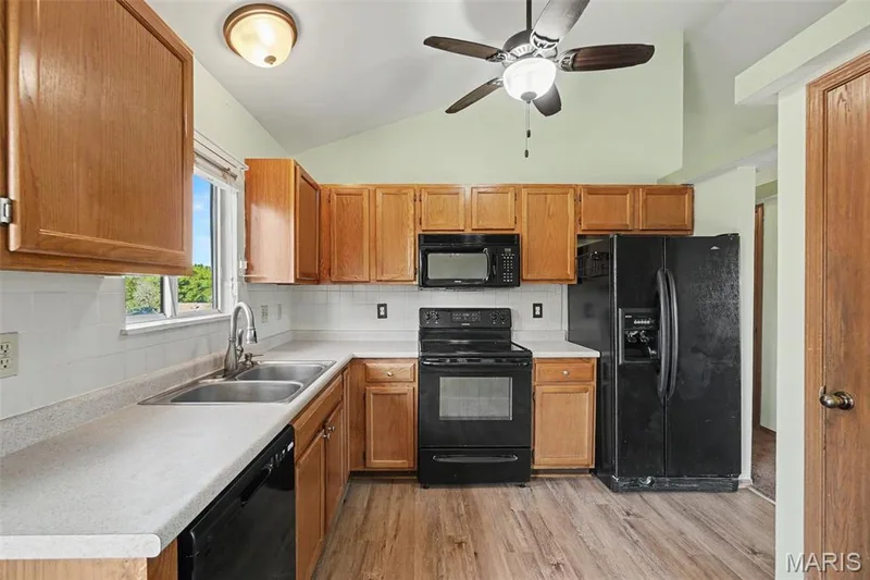 624 Longhorn Drive, O'Fallon, MO 63368 — listing photo 10 of 23