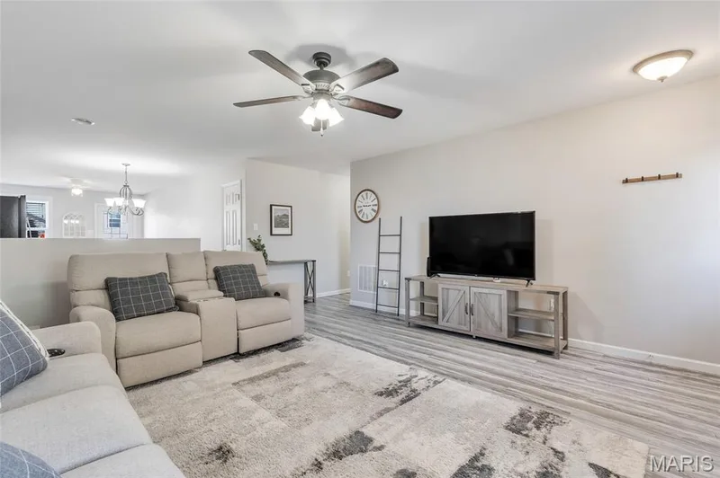 719 Rabbit Run Drive, St Charles, MO 63385 — listing photo 6 of 28
