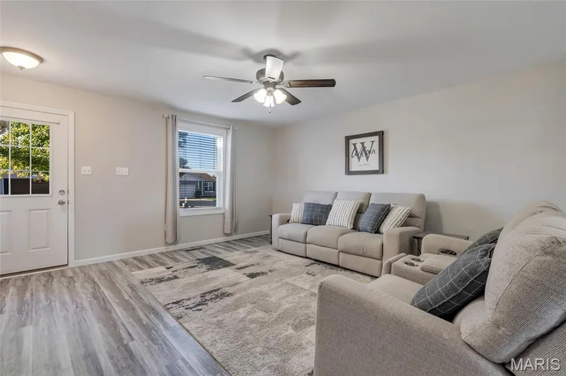 719 Rabbit Run Drive, St Charles, MO 63385 — listing photo 7 of 28