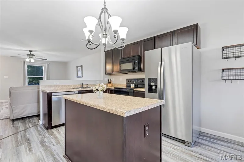 719 Rabbit Run Drive, St Charles, MO 63385 — listing photo 12 of 28