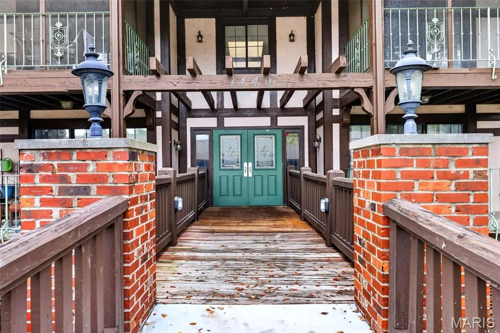 1440 Heritage Landing #304, St Charles, MO 63303 — listing photo 1 of 39