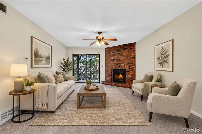 1440 Heritage Landing #304, St Charles, MO 63303 — listing photo 6 of 39