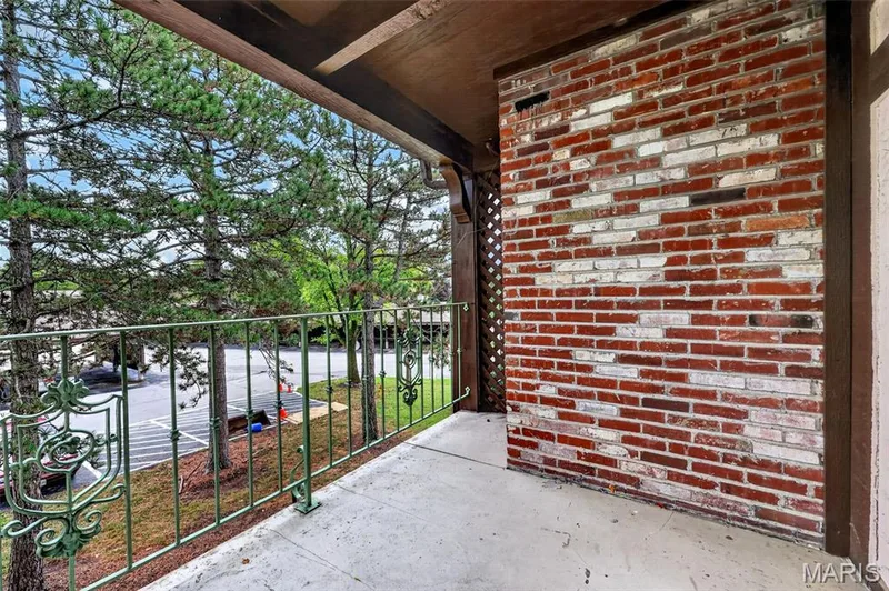 1440 Heritage Landing #304, St Charles, MO 63303 — listing photo 8 of 39