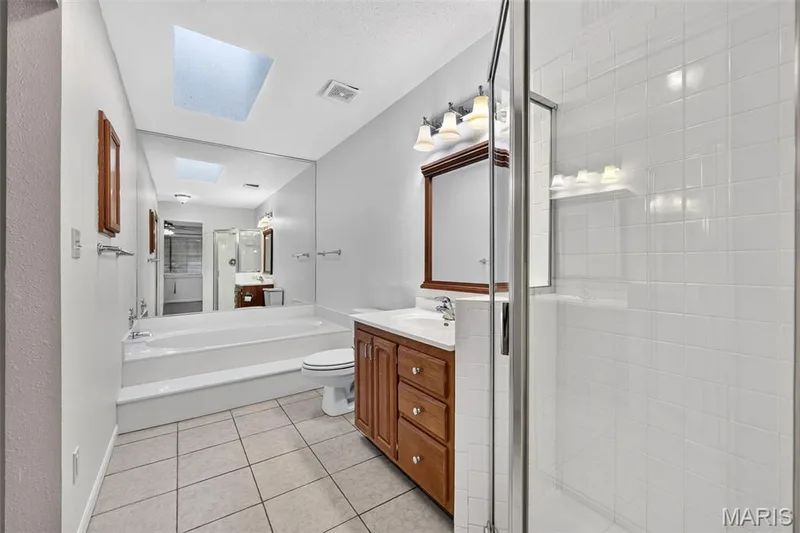 1440 Heritage Landing #304, St Charles, MO 63303 — listing photo 25 of 39