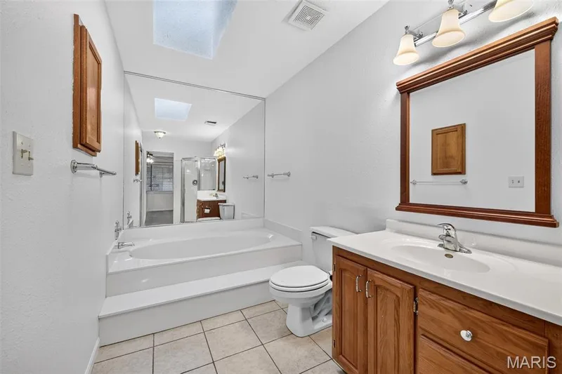 1440 Heritage Landing #304, St Charles, MO 63303 — listing photo 26 of 39