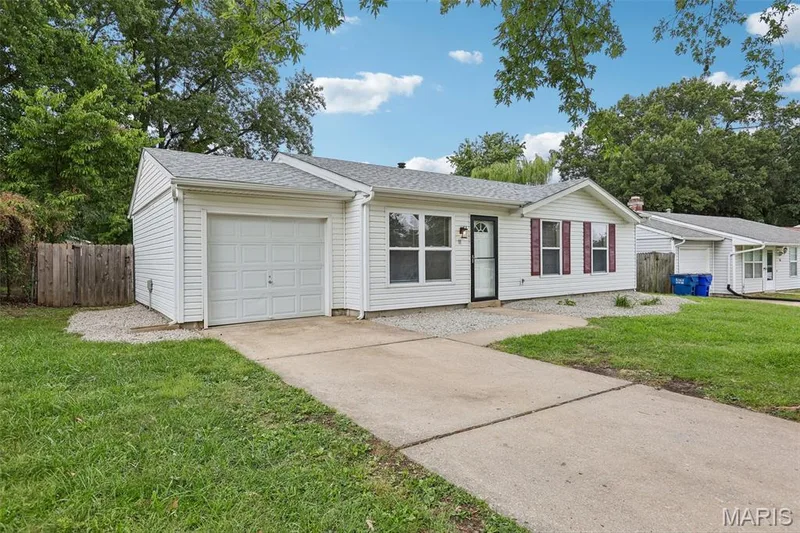 18 Lone Elk Lane, St Peters, MO 63376 — listing photo 2 of 25