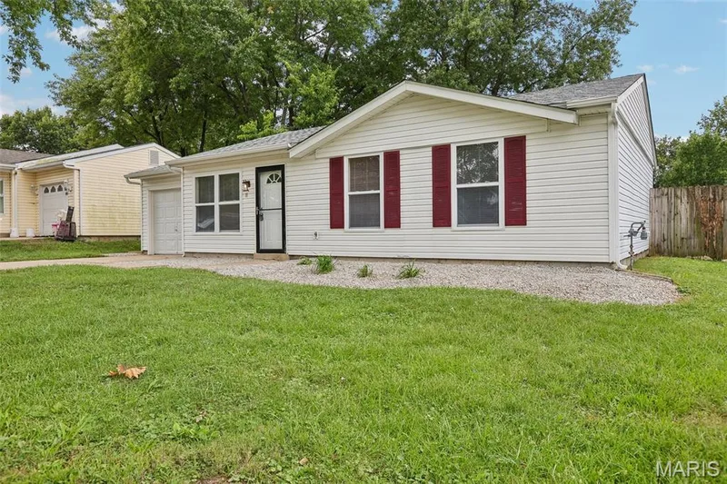 18 Lone Elk Lane, St Peters, MO 63376 — listing photo 3 of 25