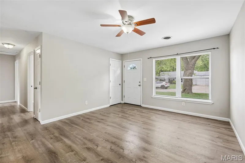 18 Lone Elk Lane, St Peters, MO 63376 — listing photo 6 of 25