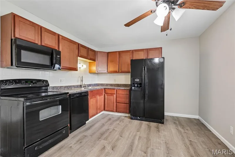18 Lone Elk Lane, St Peters, MO 63376 — listing photo 10 of 25
