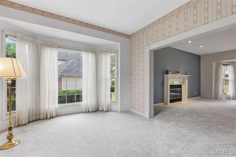 Bay window with multiple panes — 11 Silver Leaf Court, Lake St. Louis, MO 63367