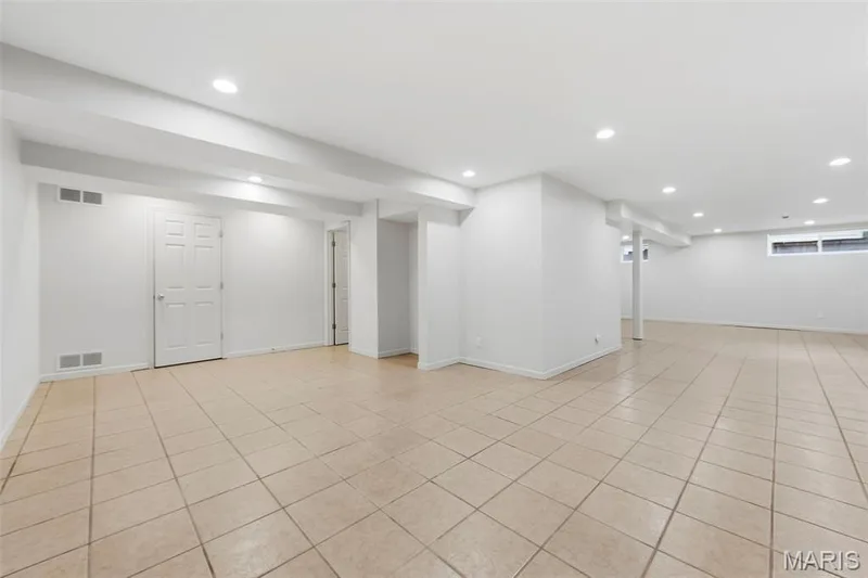 Expansive tiled flooring — 11 Silver Leaf Court, Lake St. Louis, MO 63367