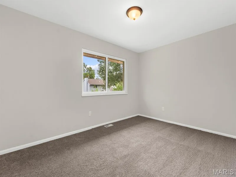 Bright secondary bedroom — 920 Blake Court, St Peters, MO 63376