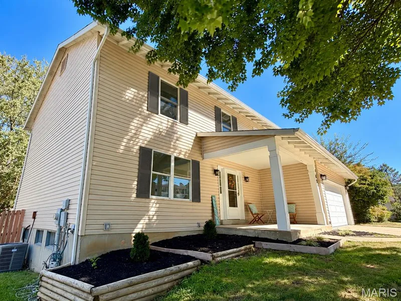 Professionally Landscaped — 920 Blake Court, St Peters, MO 63376