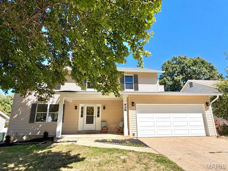 Make your Move to 920 Blake Ct today! — 920 Blake Court, St Peters, MO 63376