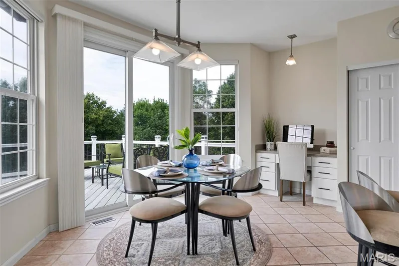 16652 Benton Taylor Drive, Chesterfield, MO 63005 — listing photo 20 of 88